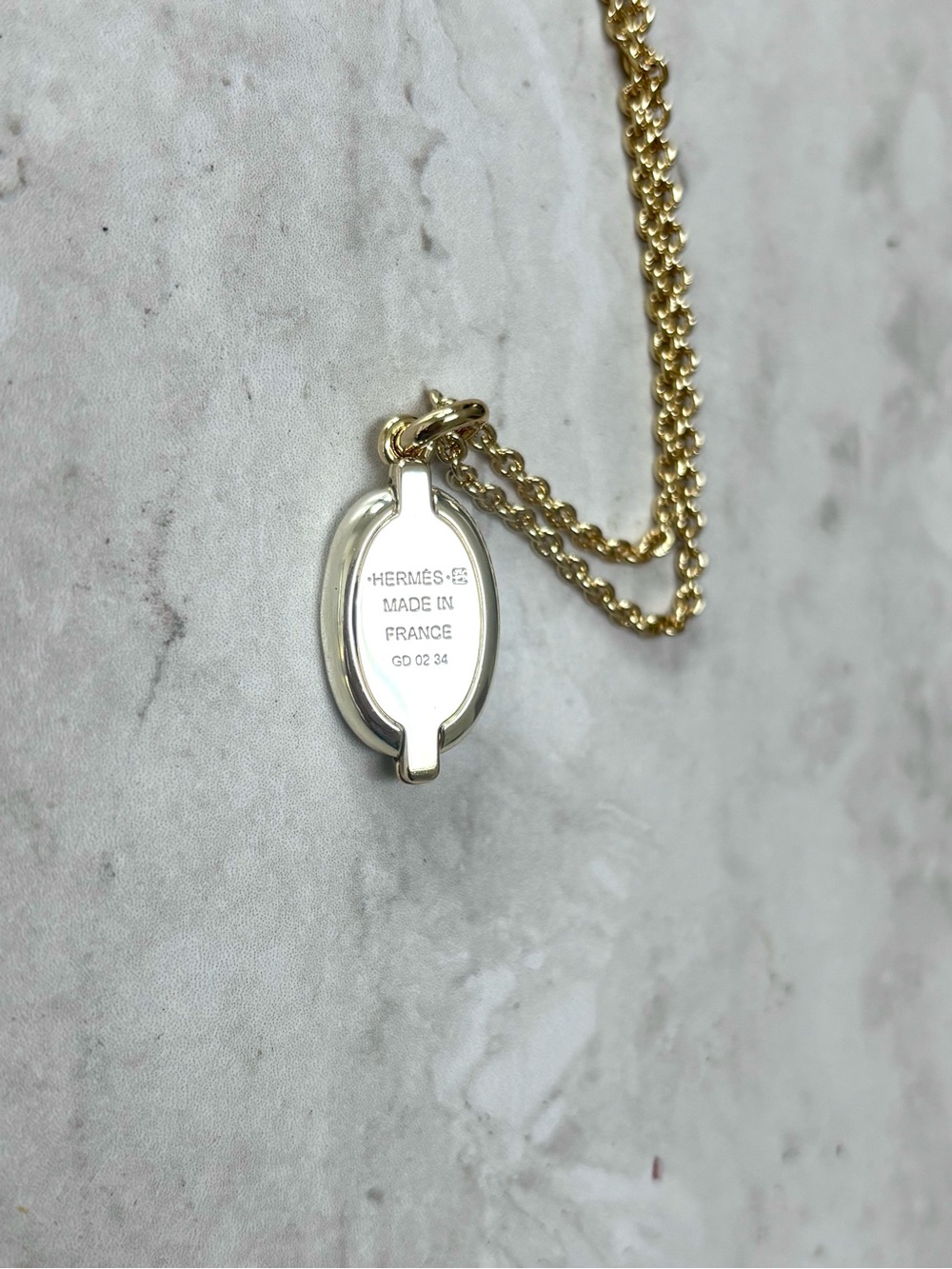 Hermes Mini Maillon Pendant Enamel Yellow Gold Plated Necklace - Picture 5 of 7